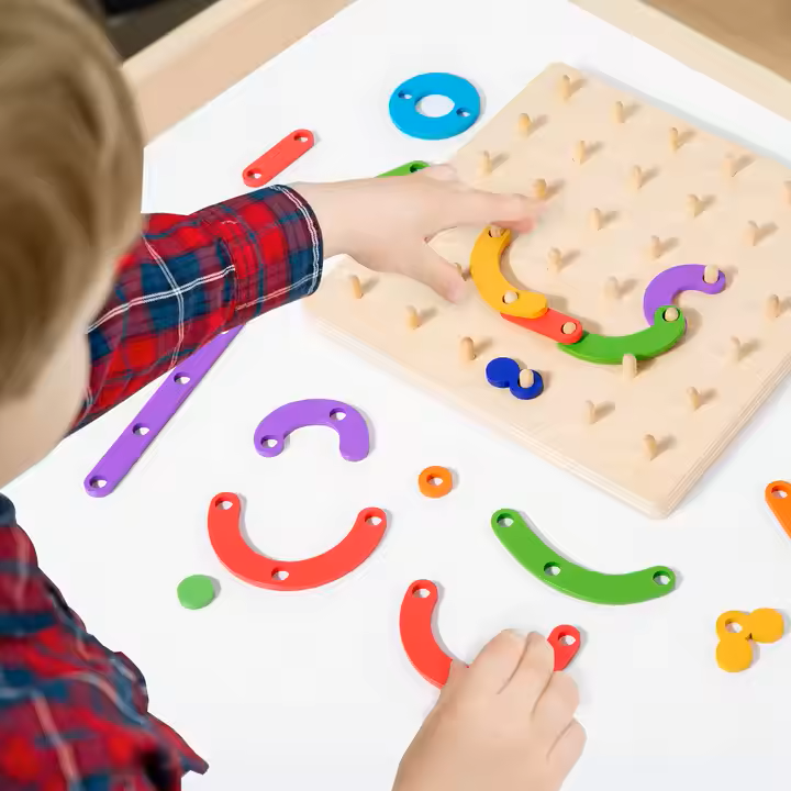 Jouet Éducatif : Tableau en Bois avec Alphabet Arabe et Chiffres - Apprendre les Lettres Arabes"